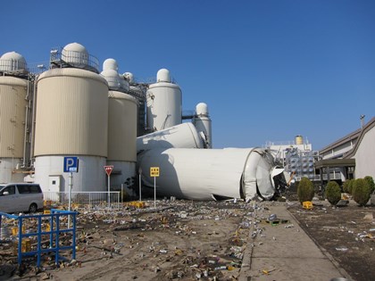 Kirin’s Sendai factory following the March 2011 earthquake. (© Kirin Co.)